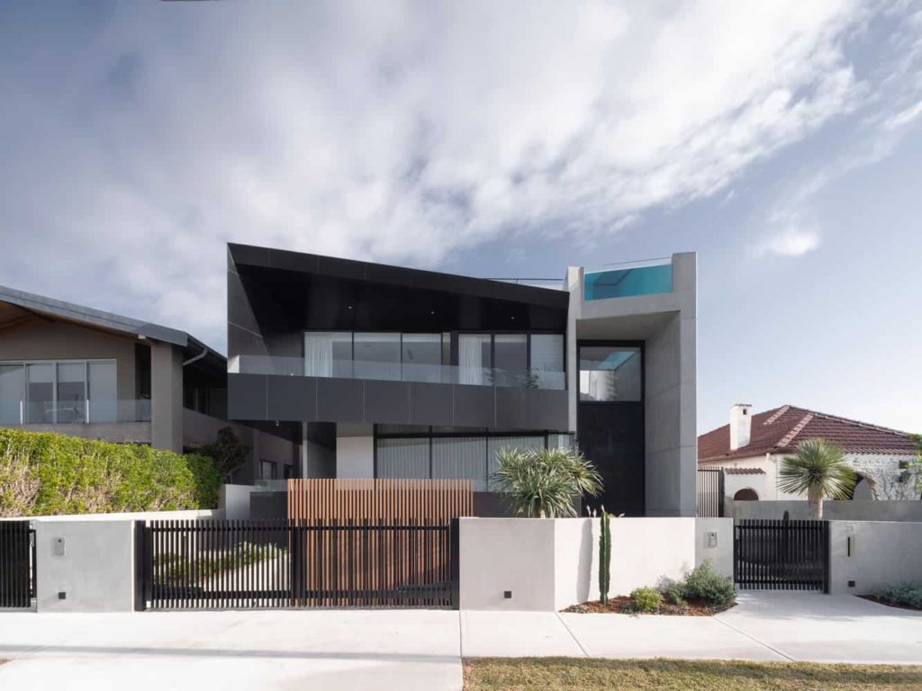 Glass Swimming Pools: A New Standard in Luxury Homes